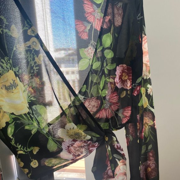 Forever 21 Floral Cropped Blouse - Picture 9 of 9